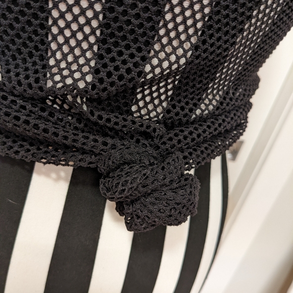 Out from under racer back mesh crop top - Picture 2 of 6